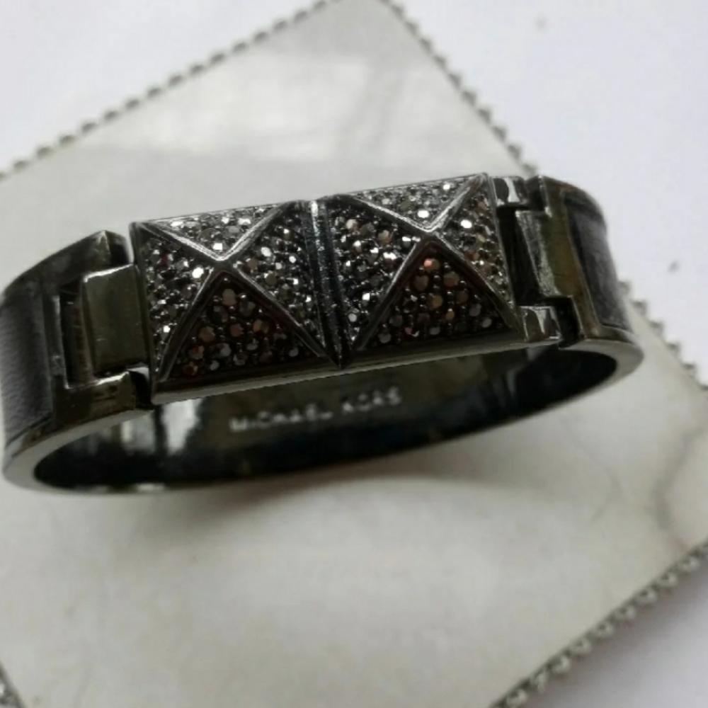 Stunning Michael Kors Hinged Black Rhinestone Braclet NWOT